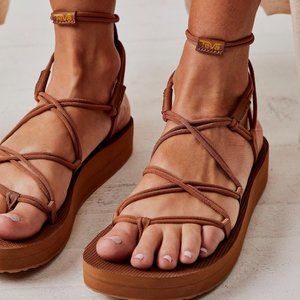 Teva Midform Infinity Sandals - Size 9